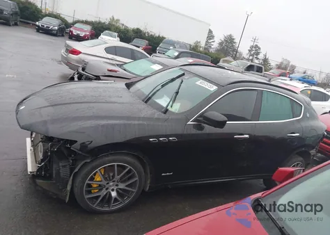 2018 Maserati Levante S Gransport z USA, uszkodzony, nr VIN ZN661YUS1JX289463